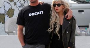 Lady Gaga, esmirriada y con su novio Taylor Kinney