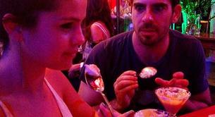 Selena Gomez se come un helado con Eli Roth