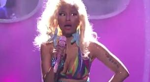 Nicki Minaj desciende en su nave espacial hasta el plató de 'American Idol'