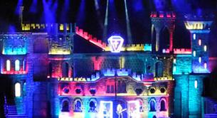 El escenario del 'Born This Way Ball' de Lady Gaga es la estructura de concierto más grande jamás creada