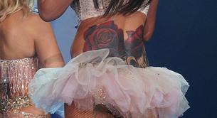 Girls Aloud comienzan su tour con un tatuaje espantoso de Cheryl