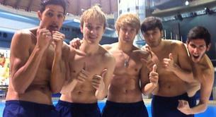 Auryn cantan y saltan a la piscina en 'Splash!'