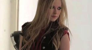 Avril Lavigne adelanta un teaser del vídeo de 'Here's To Never Growing Up'