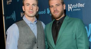 Chris Evans acompaña a su hermano Scott a los premios GLAAD