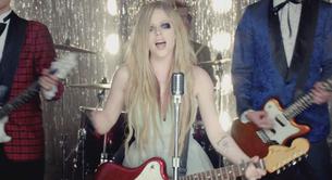 Avril Lavigne se niega a crecer en su nuevo vídeo 'Here's To Never Growing Up'