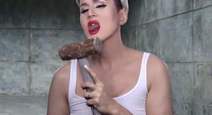 Charlie Hides parodia 'Roar' y 'Wrecking Ball'