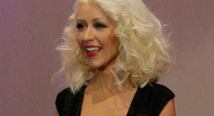 Christina Aguilera vuelve a la extrema delgadez con Jay Leno