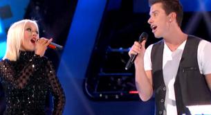 Christina Aguiera interpreta 'Bailamos' con un concursante de 'The Voice'