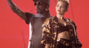 Will.I.Am y Miley Cyrus en el vídeo de 'Feeling Myself'