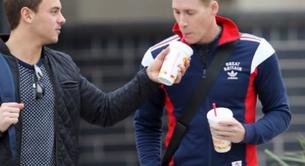 Primeras fotos de Tom Daley con su novio Dustin Lance Black como pareja