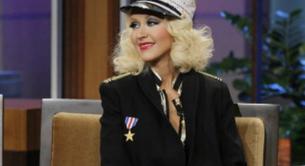 Christina Aguilera vuelve a interpretar 'Candyman' por las tropas americanas