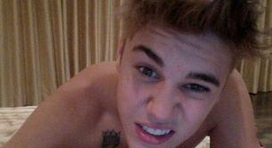 Justin Bieber, mamando un pecho a una stripper