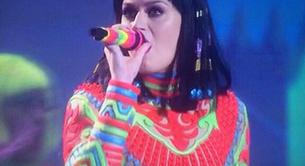 Katy Perry desafina en los Brits 2014 con 'Dark Horse'