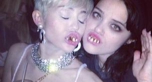 Sky Ferreira se cae del escenario teloneando a Miley Cyrus