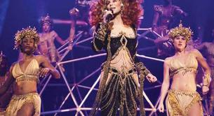 Concierto completo de Cher y su 'Dressed To Kill Tour' en Phoenix