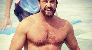 Gerard Butler sin camiseta en las playas australianas