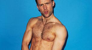 Harry Judd de McFly, desnudo en Attitude