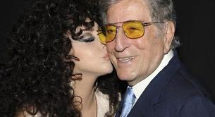 Lady Gaga y Tony Bennett actúan por sorpresa en una escuela en Nueva York