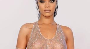 Rihanna, desnuda prácticamente en la alfombra roja de los Premios CFDA 2014