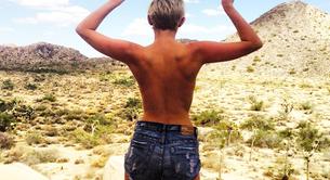 Topless de Miley Cyrus en el desierto