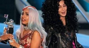 Lady Gaga y Cher se reconcilian en Twitter gracias a 'Cheek To Cheek'