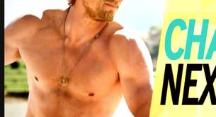 Charlie Hunnam sin camiseta y viviendo en su rancho