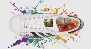 Adidas relanza sus clásicas zapatillas con un homenaje al orgullo LGBT