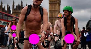 Ciclistas desnudos celebrando el World Naked Bike Ride Day