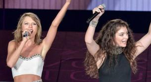 Taylor Swift y Lorde cantan 'Royals'