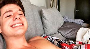 El selfie de Charlie Puth desnudo en Tumblr