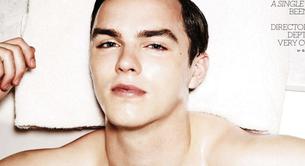 El increíble cuerpo de Nicholas Hoult desnudo