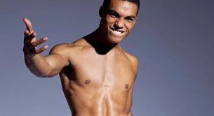 El cuerpazo de Lucien Laviscount desnudo