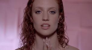 Jess Glynne desnuda en el vídeo de 'Take Me Home'