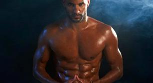 Ricky Whittle desnudo: Lincoln en 'The 100' se toca todo