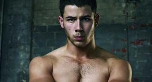 Nick Jonas amenaza con visitar más clubes gays