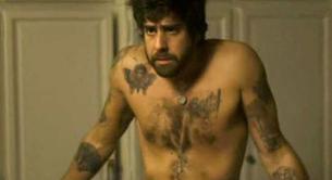 Adam Goldberg desnudo frontal en 'Rebirth'