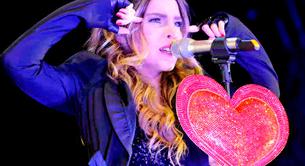 Belinda echa de su concierto a una fan por estar "sentada" y "aburrida"