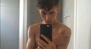 Troye Sivan desnudo en sus fotos filtradas