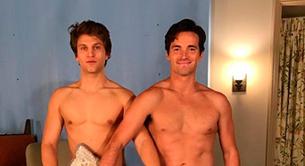 Keegan Allen e Ian Harding desnudos en 'Pretty Little Liars'