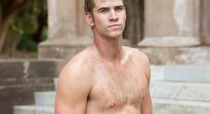 Liam Hemsworth, pillado desnudo después de surfear