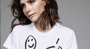 La hija de Victoria Beckham diseña una camiseta contra el SIDA