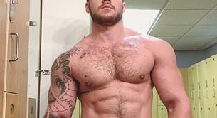 Matthew Camp desnudo, el modelo musculado