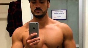 El actor Ricardo Franco desnudo y erecto