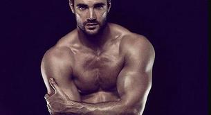 El deportista Thom Evans desnudo por una buena causa