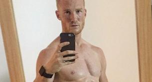 Selfie del deportista olímpico Greg Rutherford desnudo