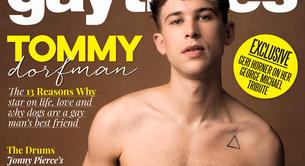 El actor de 'Por 13 Razones' Tommy Dorfman desnudo en Gay Times