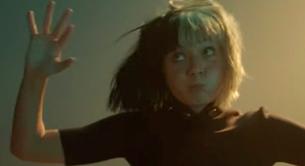 Sia estrena vídeo para 'Rainbow' con Maddie Ziegler