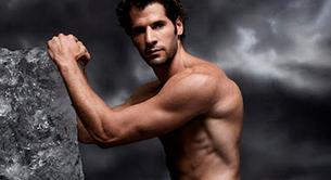 El deportista Ryan Kesler desnudo en un anuncio