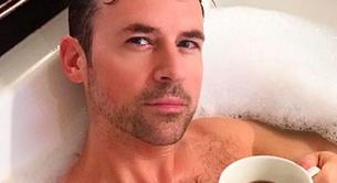 Brad Goreski desnudo en la bañera