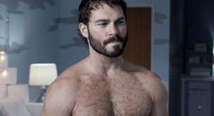 Shawn Roberts desnudo en 'A Frosty Affair'